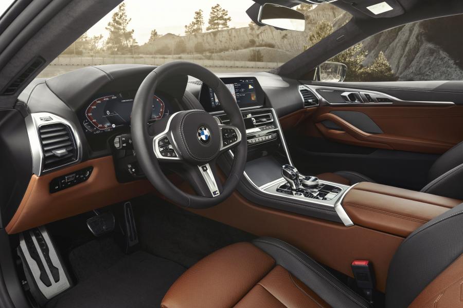 Интерьер BMW M850i xDrive (G15) 2018 года  (WW) (фото 15 из 88)